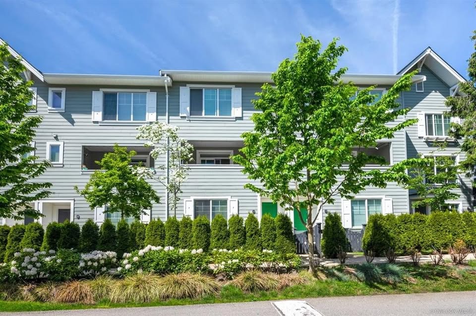 Dawson's Creek four-bedroom townhome in Surrey